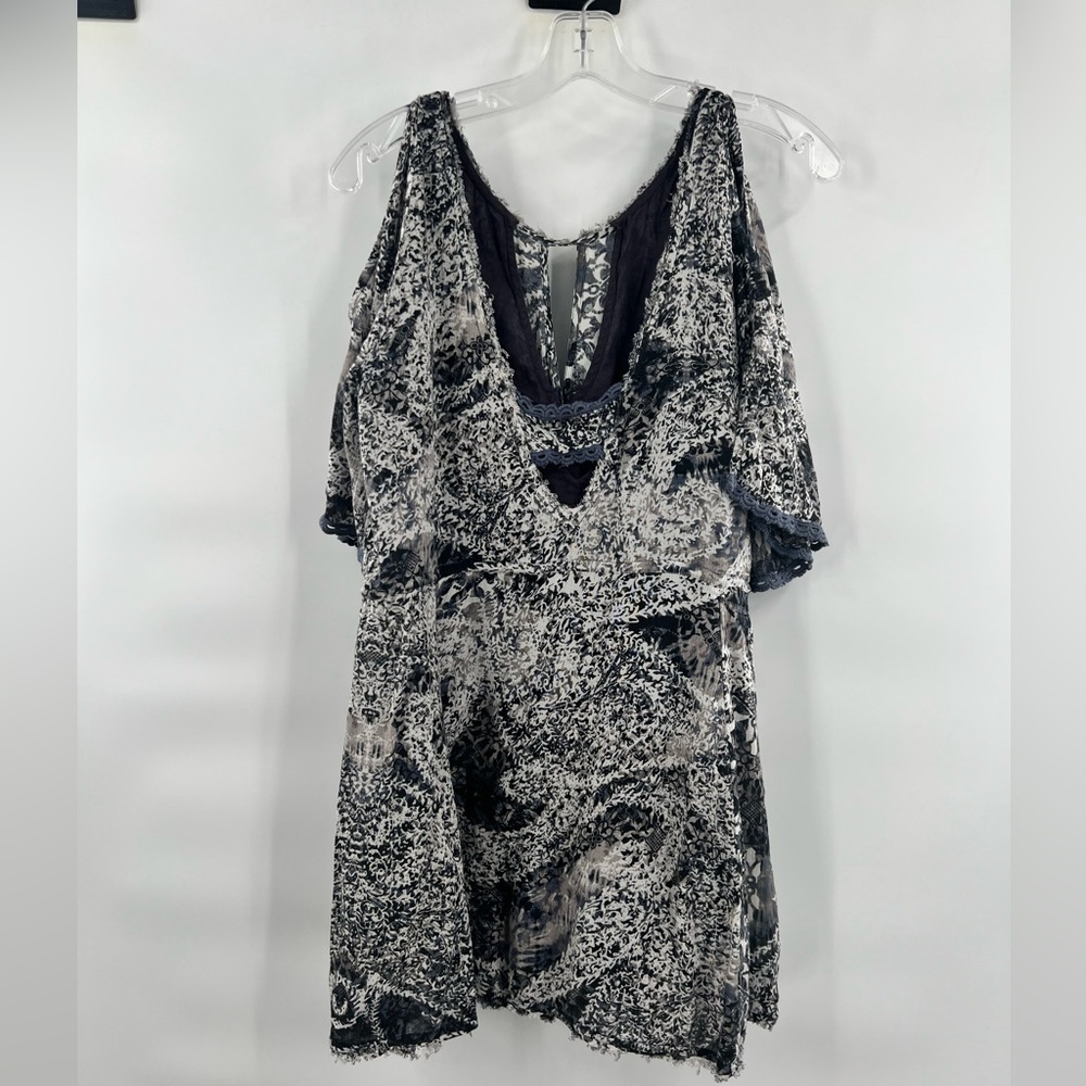 Free People floral blue grey cold shoulder blouse top size S - Picture 13 of 13